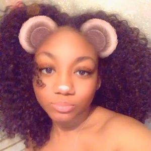 Meet your Posher, Laurie